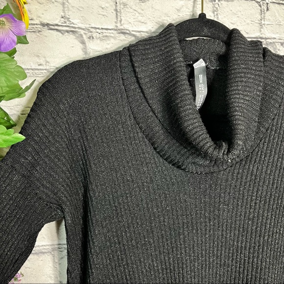 **💙2/$40💙Design Lab Lord & Taylor Black Cowl Neck Sweater Size Large - Picture 6 of 16